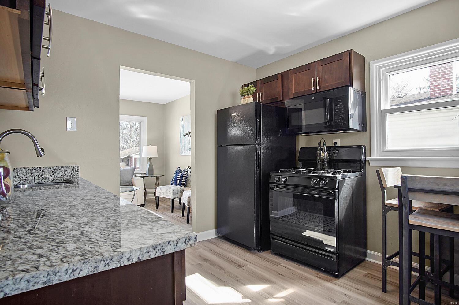 461 Rosedale Terrace Ballwin, MO 63021 - Photo 5 of 16 Gallery Image 5