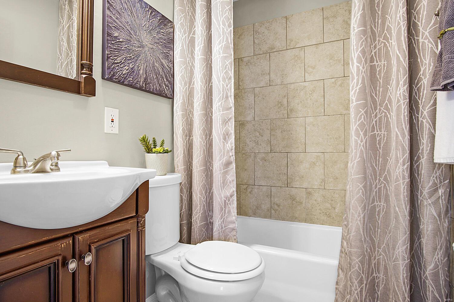 461 Rosedale Terrace Ballwin, MO 63021 - Photo 7 of 16 Gallery Image 7