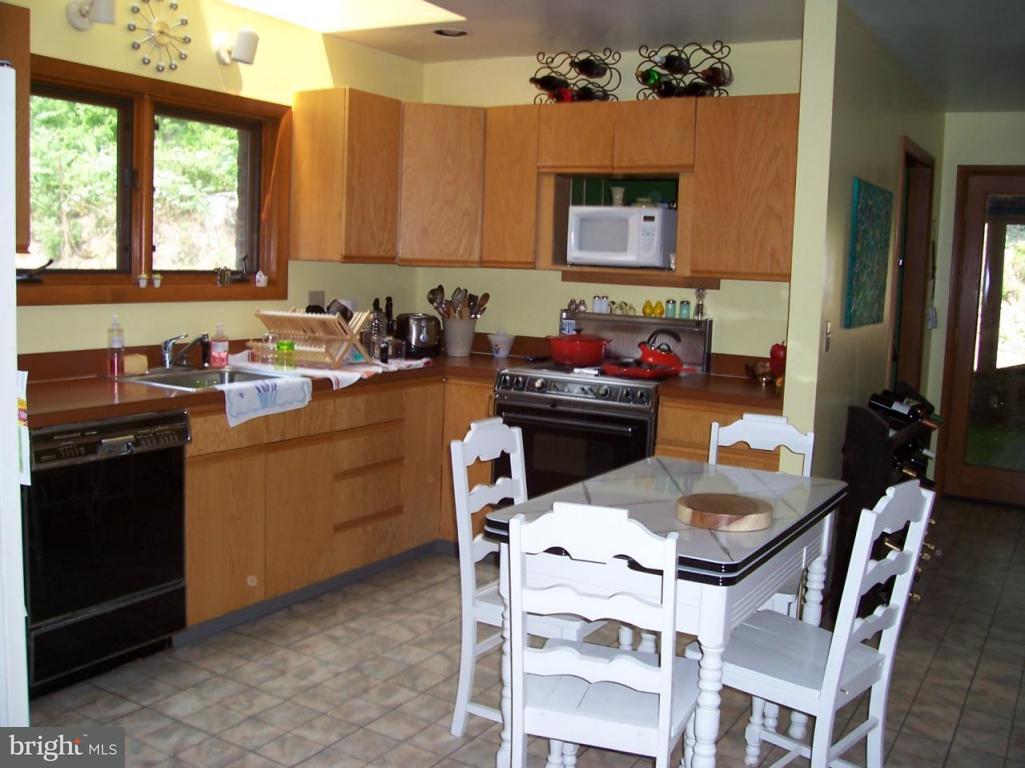 595 Hess Road Elizabethtown, PA 17022 - Photo 18 of 26 Gallery Image 18