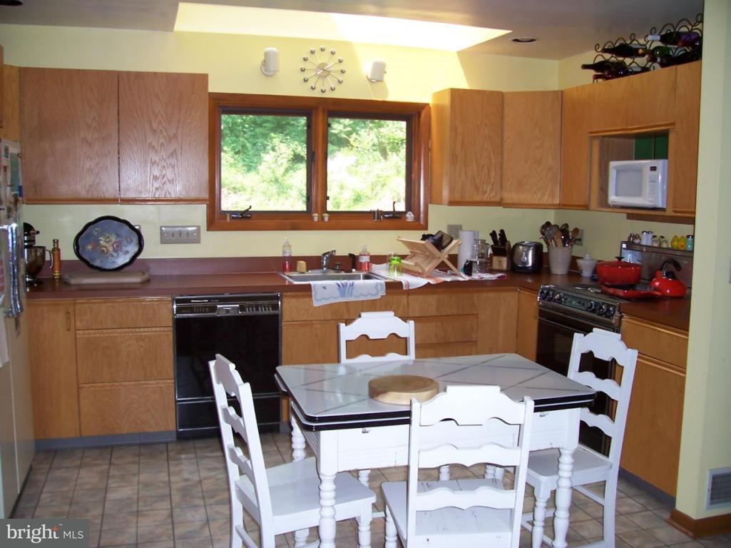 595 Hess Road Elizabethtown, PA 17022 - Photo 20 of 26 Gallery Image 20
