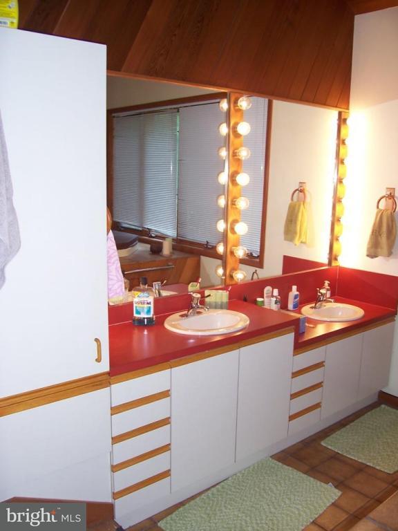 595 Hess Road Elizabethtown, PA 17022 - Photo 5 of 26 Gallery Image 5