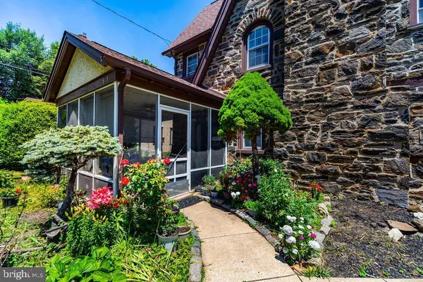 $430,000 | 373 Upland Way, Drexel Hill, PA 19026