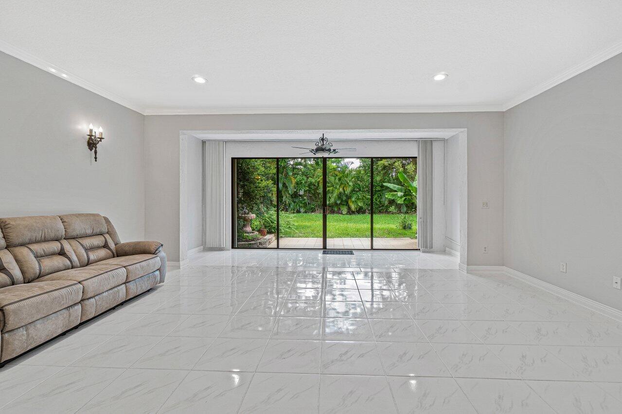 6366 Longboat Lane West, Unit 105 Boca Raton, FL 33433 - Photo 11 of 31 011-6366LongboatLaneWest-BocaRaton-FL-33