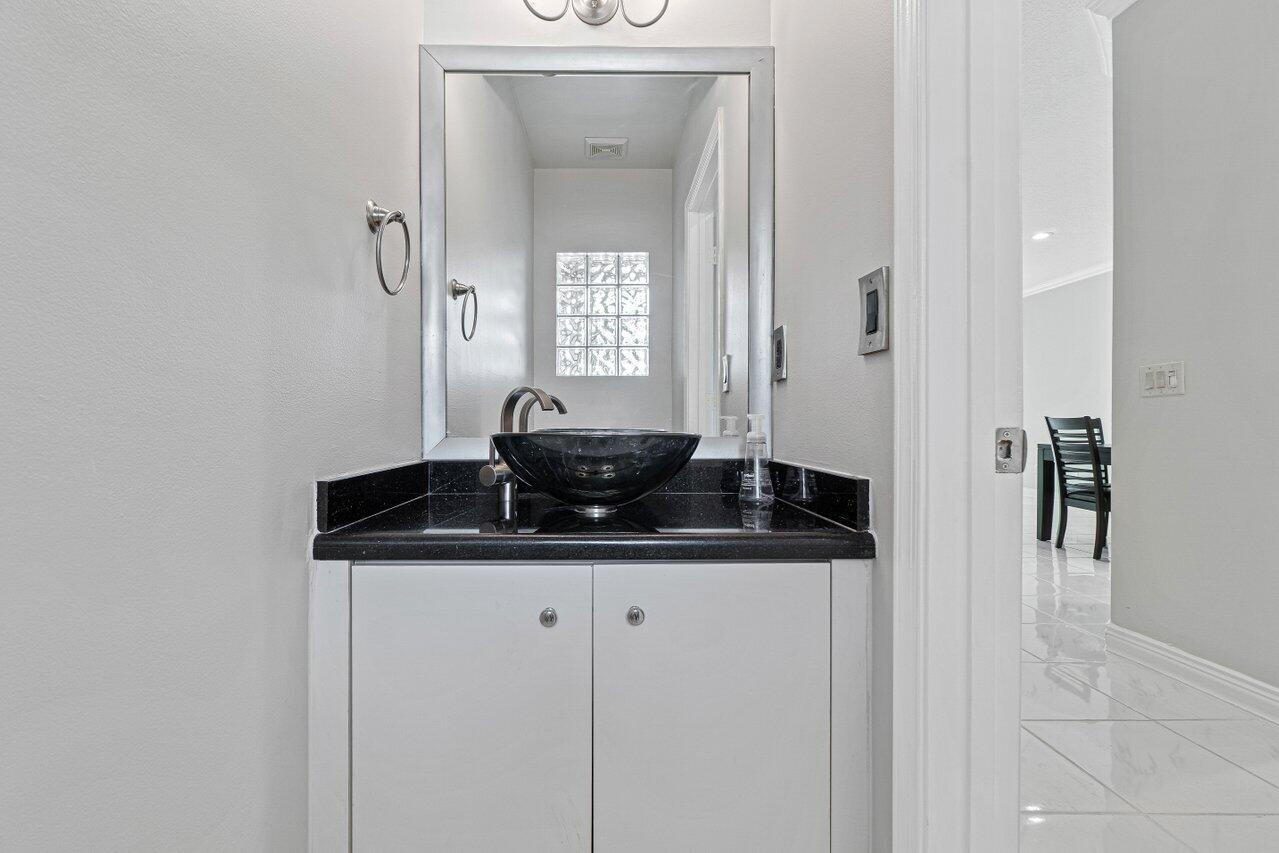 6366 Longboat Lane West, Unit 105 Boca Raton, FL 33433 - Photo 16 of 31 016-6366LongboatLaneWest-BocaRaton-FL-33