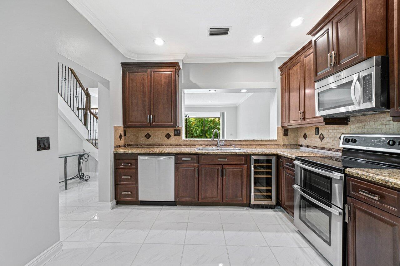 6366 Longboat Lane West, Unit 105 Boca Raton, FL 33433 - Photo 8 of 31 008-6366LongboatLaneWest-BocaRaton-FL-33