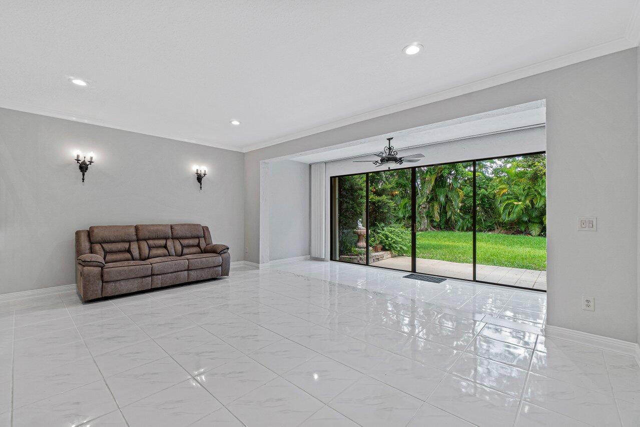 6366 Longboat Lane West, Unit 105 Boca Raton, FL 33433 - Photo 10 of 31 010-6366LongboatLaneWest-BocaRaton-FL-33