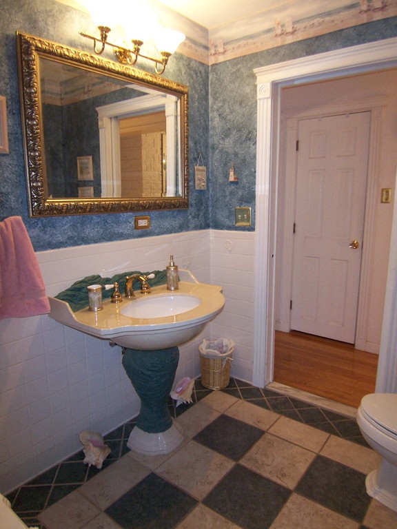 8 Walcott Road Beverly, MA 01915 - Photo 15 of 24 Gallery Image 15