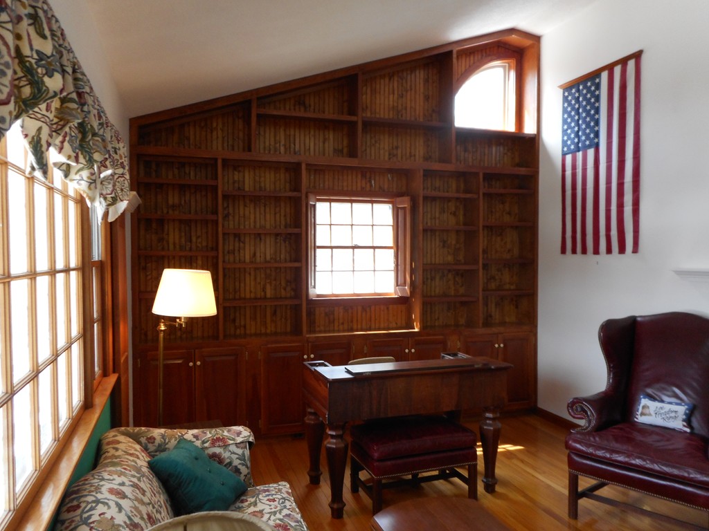 8 Walcott Road Beverly, MA 01915 - Photo 8 of 24 Gallery Image 8