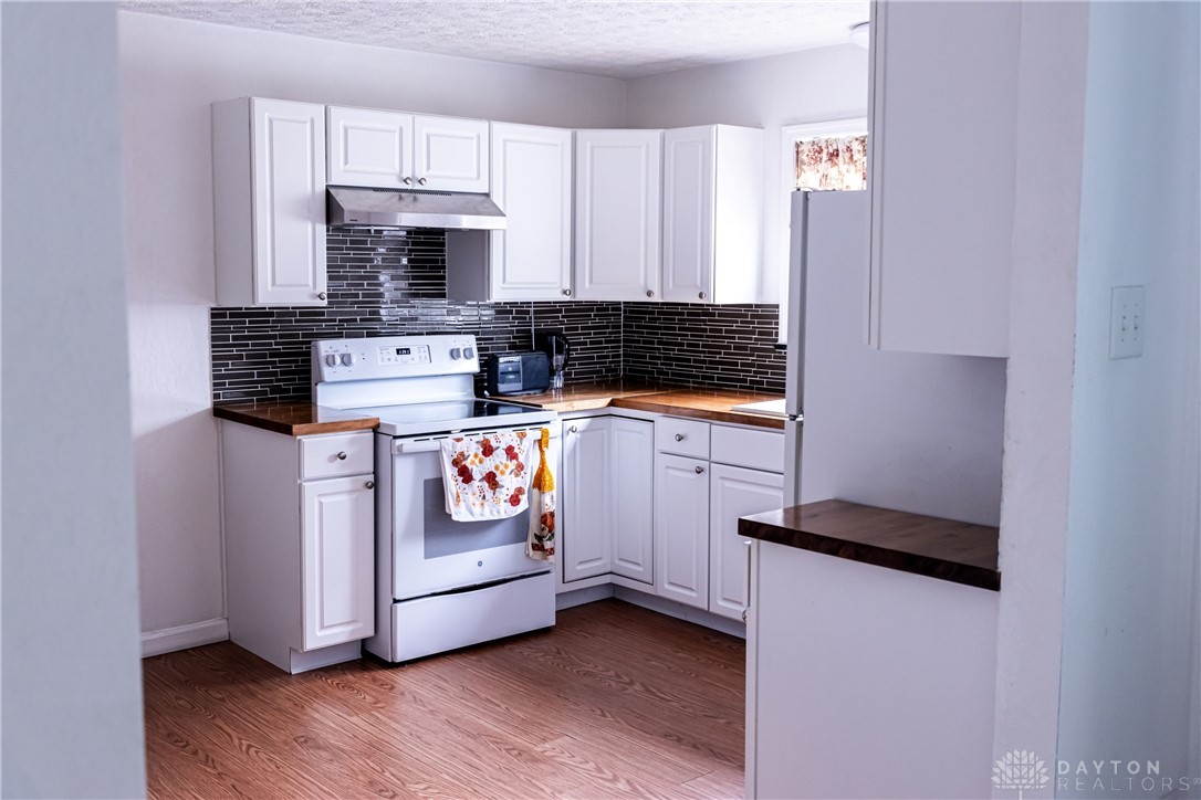 929 East Stroop Road Dayton, OH 45429 - Photo 7 of 21