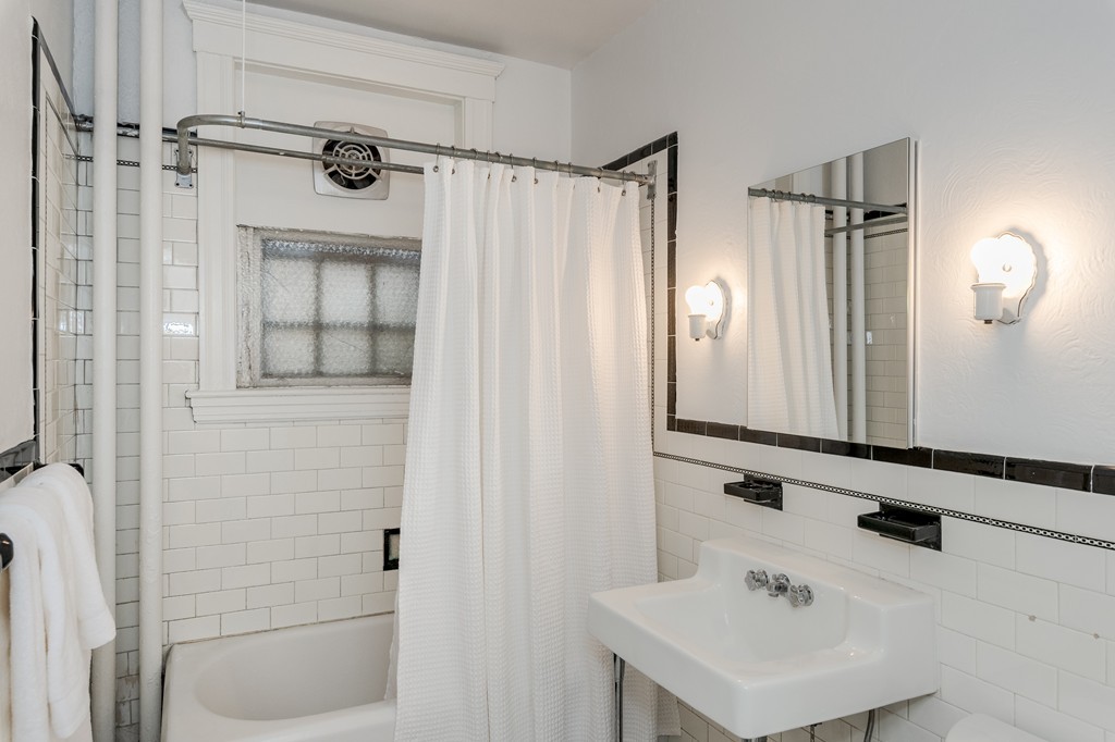 2 Newport Road, Unit 5 Cambridge, MA 02140 - Photo 12 of 13