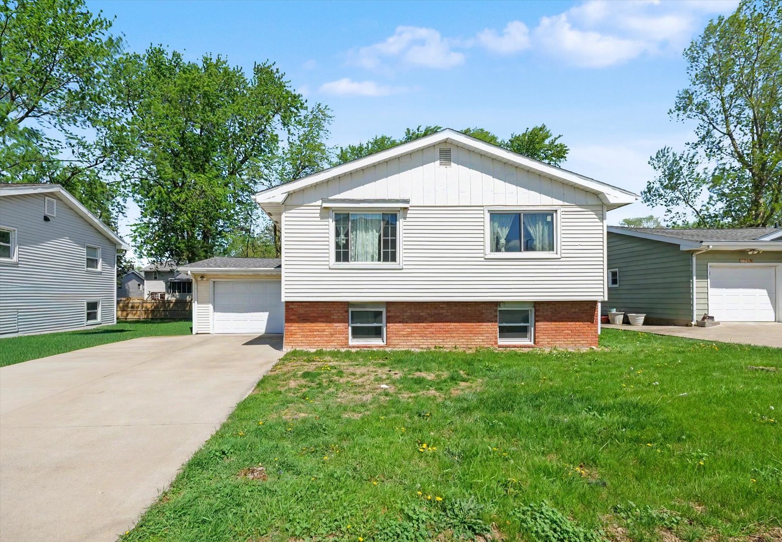 1704 Fort Jesse Road Normal, IL 61761 - Photo 1 of 36