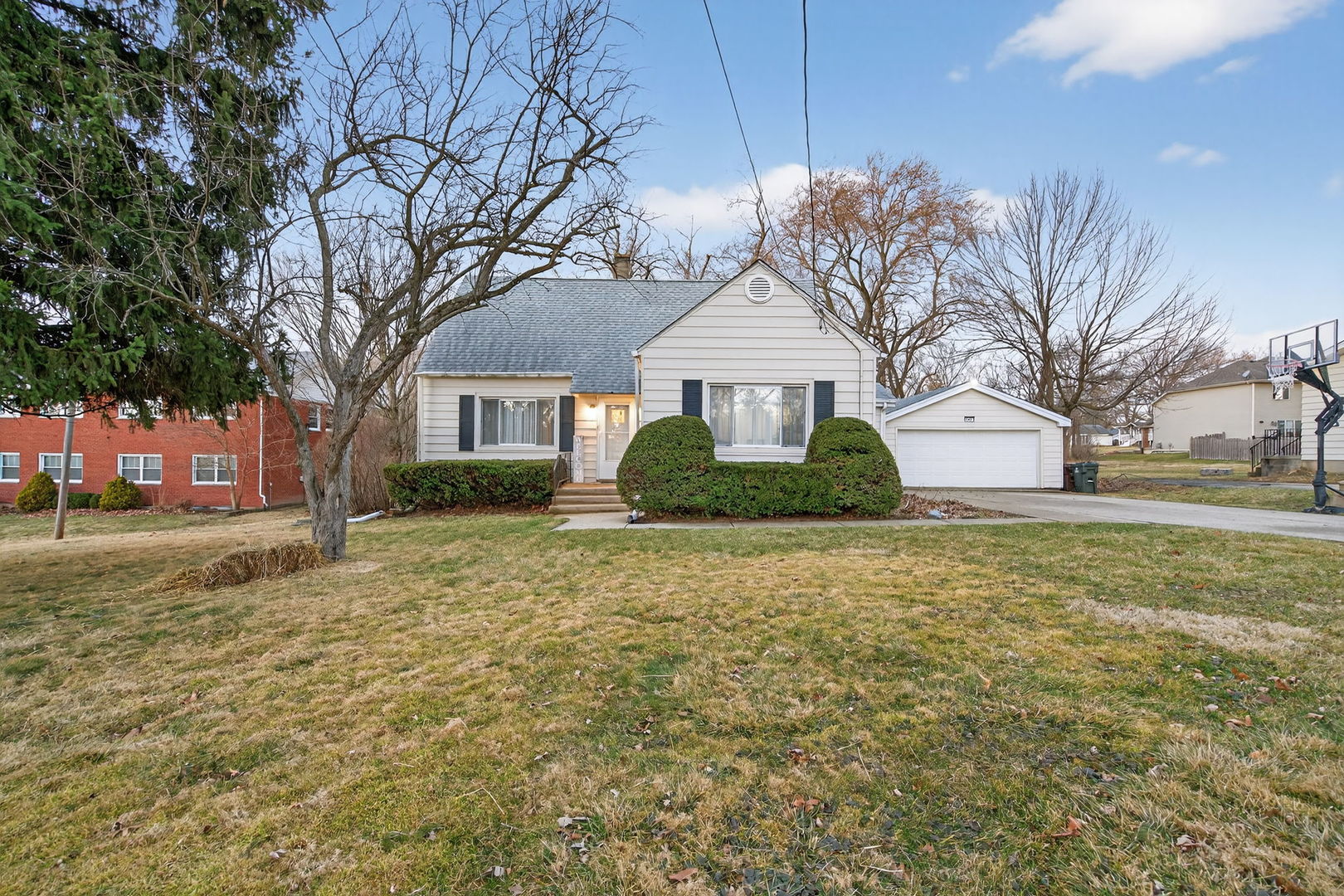 1111 North Cedar Road New Lenox, IL 60451 - Photo 2 of 32