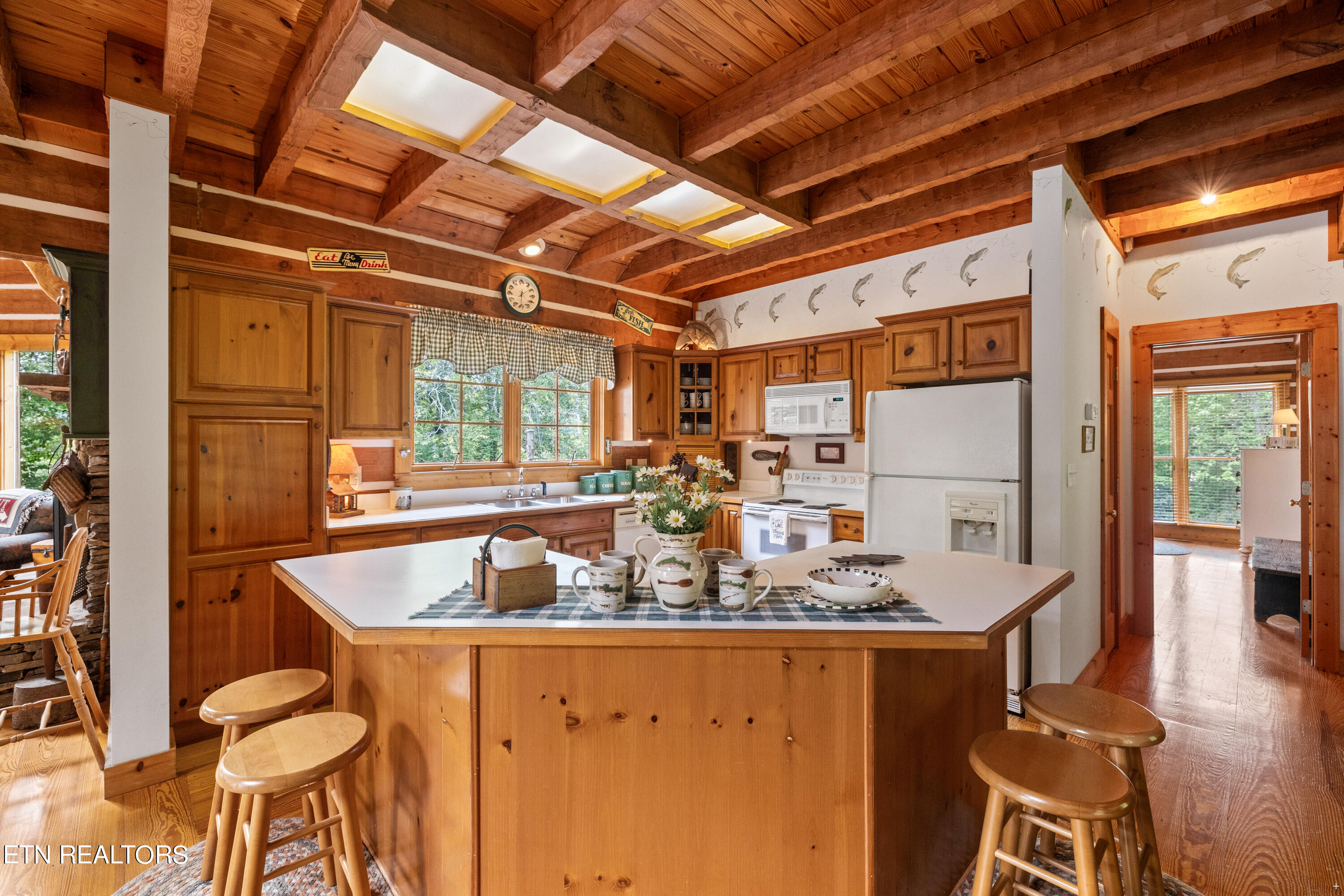 190 Ridgeview Circle Sharps Chapel, TN 37866 - Photo 16 of 58 Kitchen with island