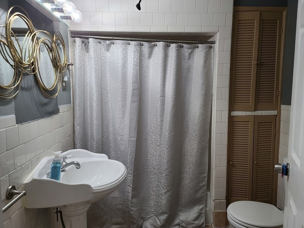 22 Swindells Street Fall River, MA 02723 - Photo 7 of 37 Gallery Image 7