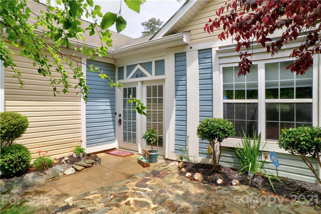 8116 Pozzi Road Charlotte, NC 28216 - Photo 4 of 48 Gallery Image 4