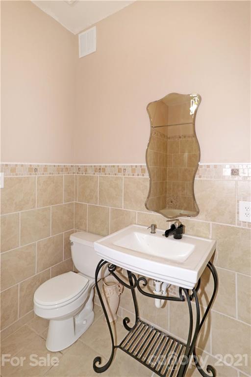 8116 Pozzi Road Charlotte, NC 28216 - Photo 36 of 48 Gallery Image 36
