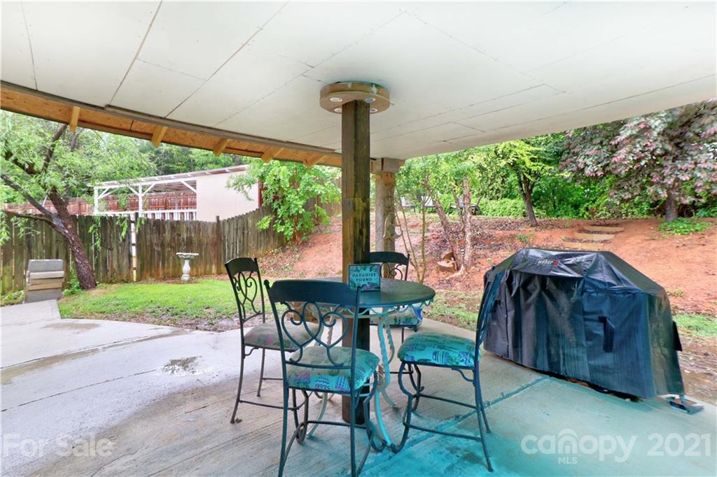 8116 Pozzi Road Charlotte, NC 28216 - Photo 42 of 48 Gallery Image 42