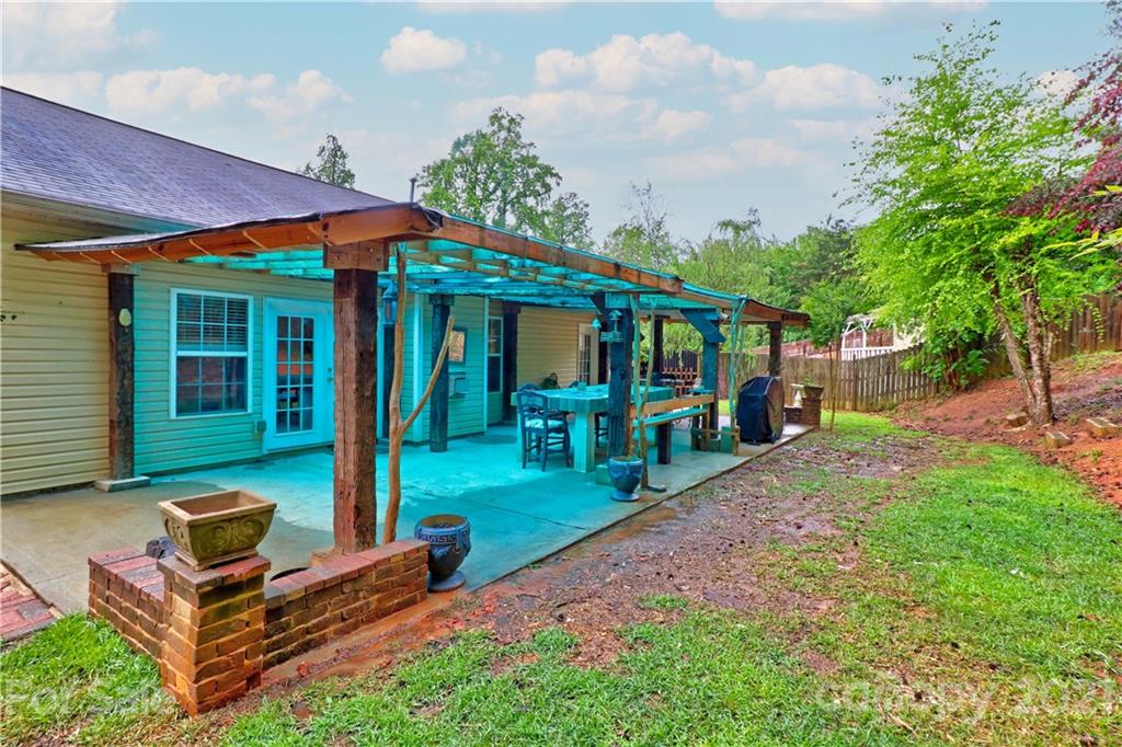 8116 Pozzi Road Charlotte, NC 28216 - Photo 44 of 48 Gallery Image 44