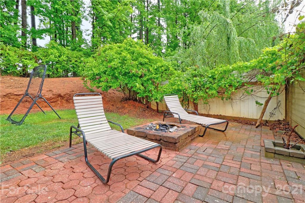 8116 Pozzi Road Charlotte, NC 28216 - Photo 45 of 48 Gallery Image 45