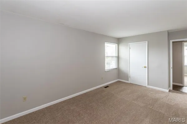 $339,900 | 11 Wells Fargo Court, St. Peters, MO 63376
