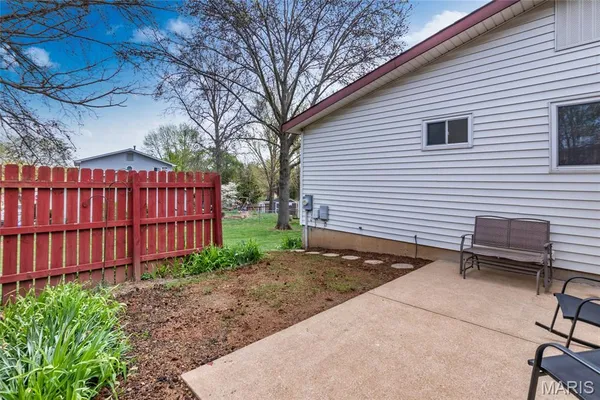 $339,900 | 11 Wells Fargo Court, St. Peters, MO 63376