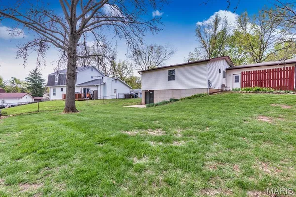 $339,900 | 11 Wells Fargo Court, St. Peters, MO 63376