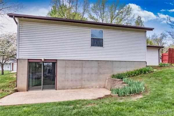 $339,900 | 11 Wells Fargo Court, St. Peters, MO 63376