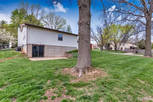 $339,900 | 11 Wells Fargo Court, St. Peters, MO 63376