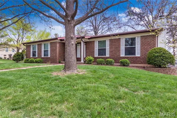 $339,900 | 11 Wells Fargo Court, St. Peters, MO 63376
