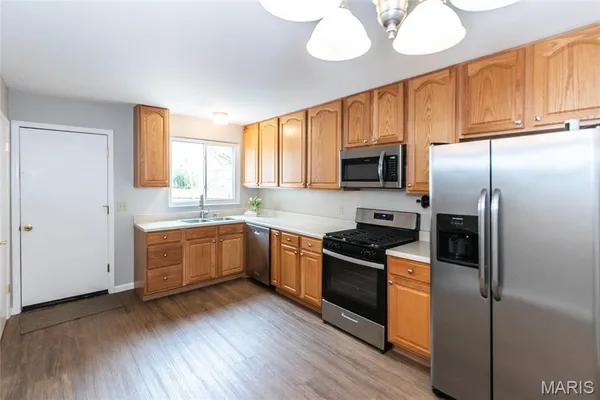 $339,900 | 11 Wells Fargo Court, St. Peters, MO 63376
