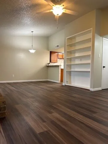 $150,000 | 10555 Turtlewood Court, Unit 2111, Houston, TX 77072