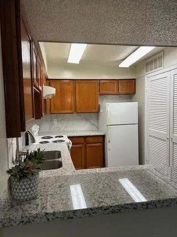 $150,000 | 10555 Turtlewood Court, Unit 2111, Houston, TX 77072