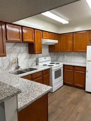 $150,000 | 10555 Turtlewood Court, Unit 2111, Houston, TX 77072