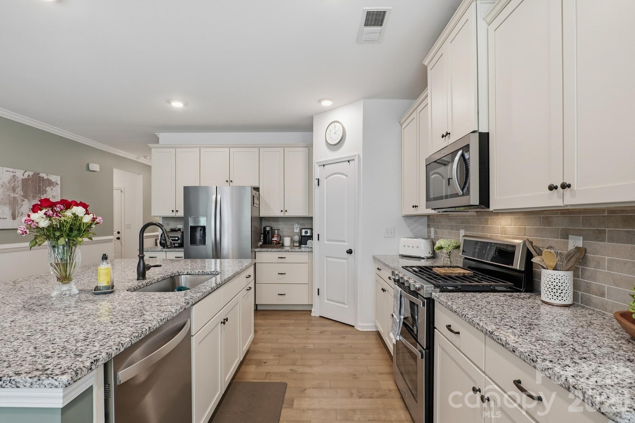 1825 Shelbourne Way Fort Mill, SC 29707 - Photo 12 of 31