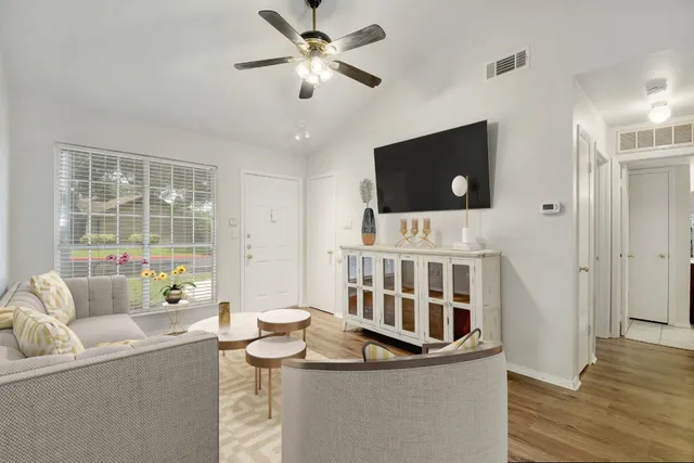 $1,299 | 1015 East Yager Lane, Unit 88, Austin, TX 78753