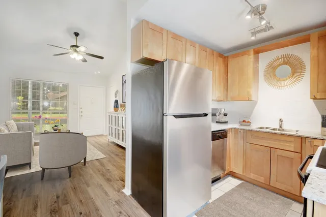 $1,299 | 1015 East Yager Lane, Unit 88, Austin, TX 78753