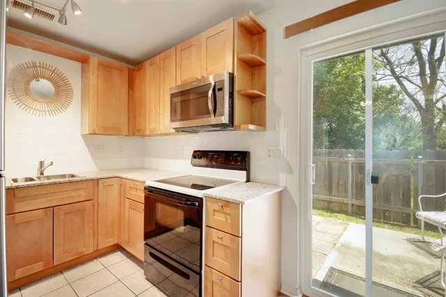 $1,299 | 1015 East Yager Lane, Unit 88, Austin, TX 78753