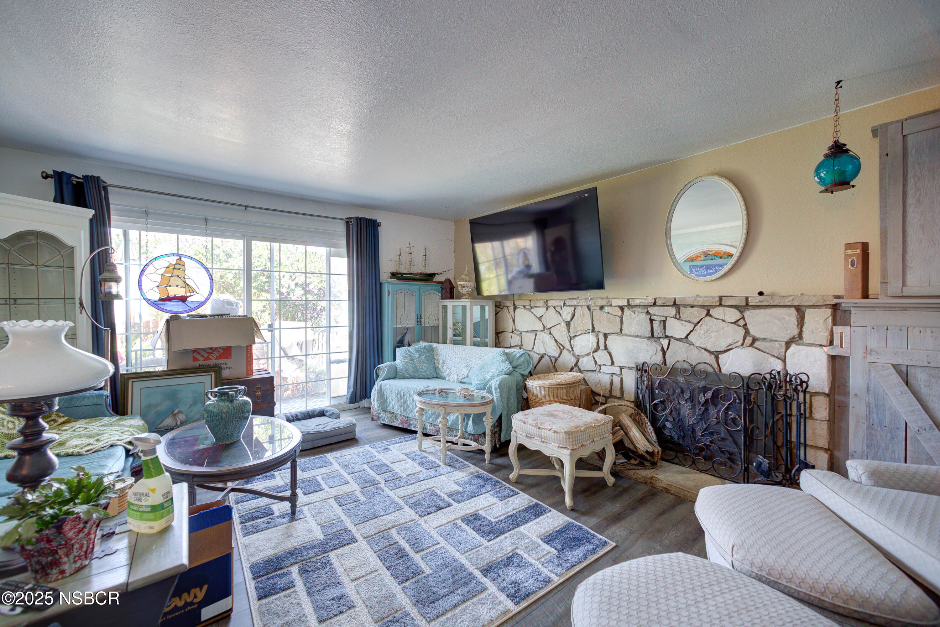 421 South O Place Lompoc, CA 93436 - Photo 5 of 12 421 S O PL LOMPOC-living rm3jpg