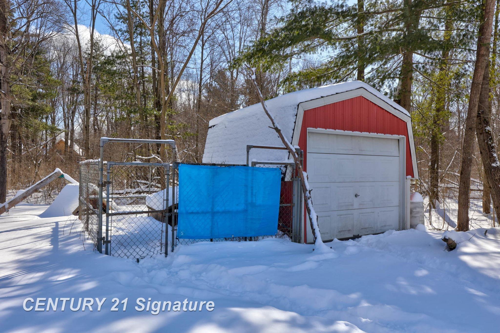 4909 Caine Road Vassar, MI 48768 - Photo 25 of 29 50166944-6bc91a15-be3c-4e69-a7ff-88217195f423.JPG