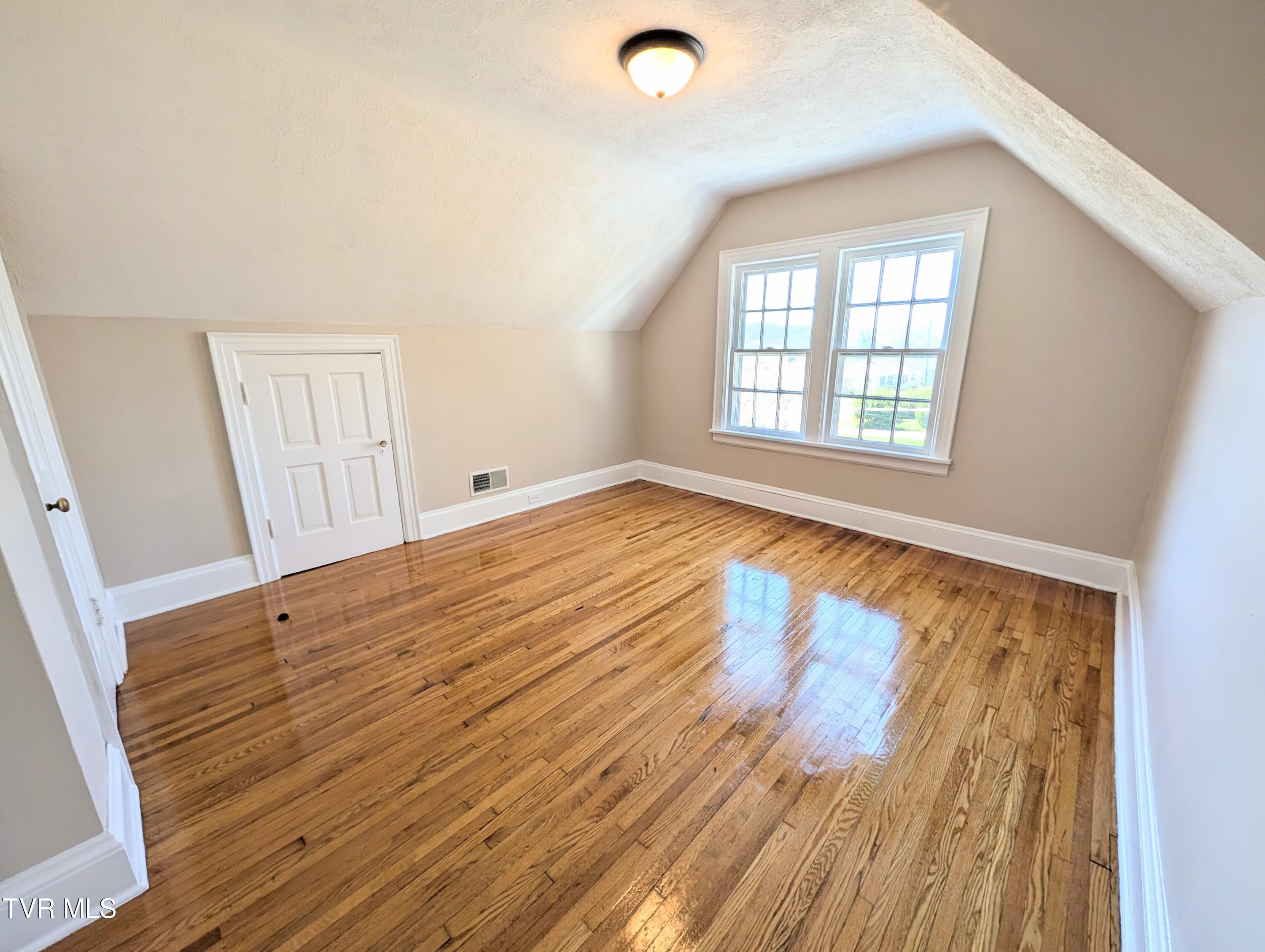 1027 Columbia Road Bristol, TN 37620 - Photo 12 of 23 PXL_20260328_191943744