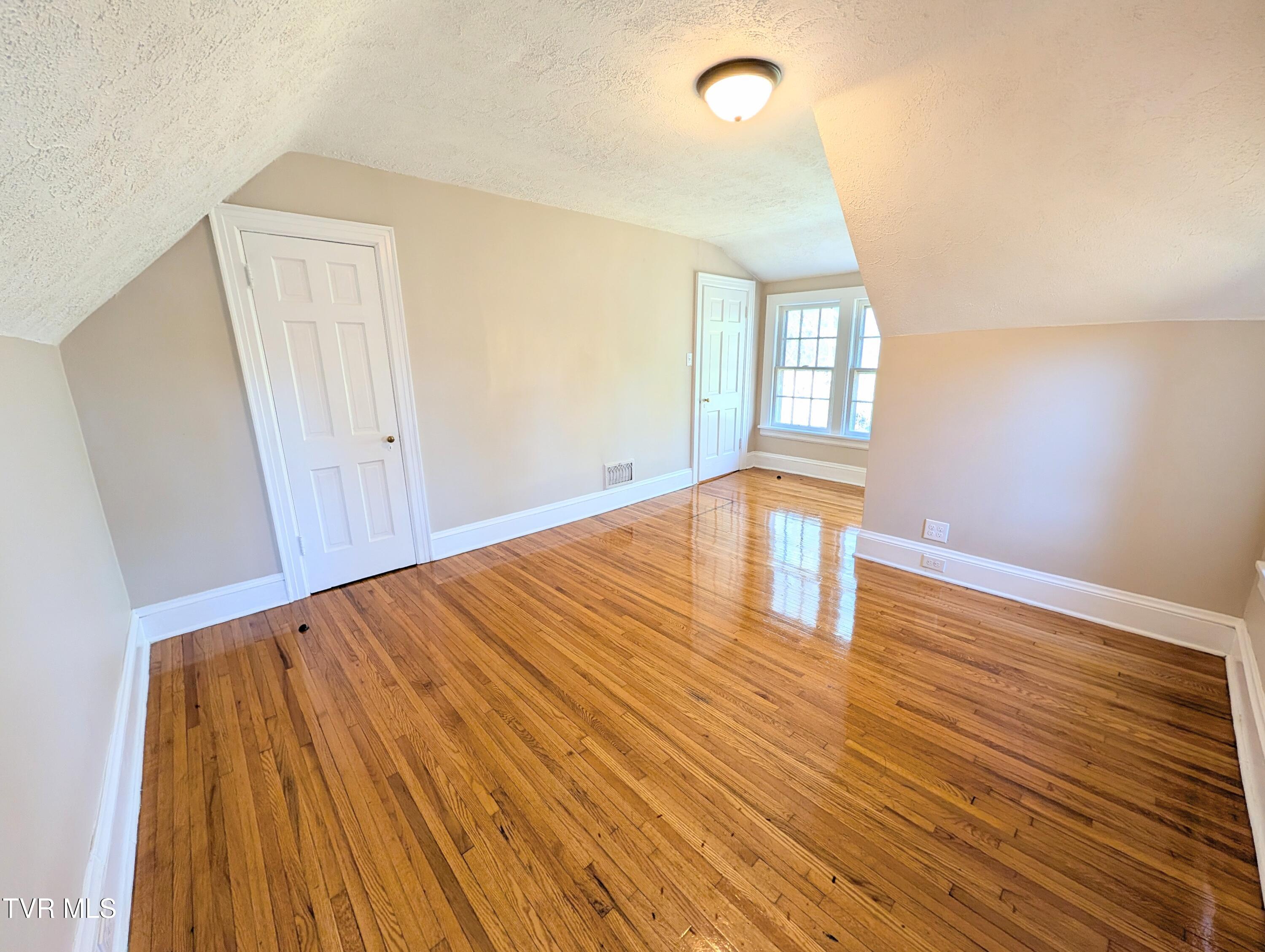 1027 Columbia Road Bristol, TN 37620 - Photo 14 of 23 PXL_20260328_192045199