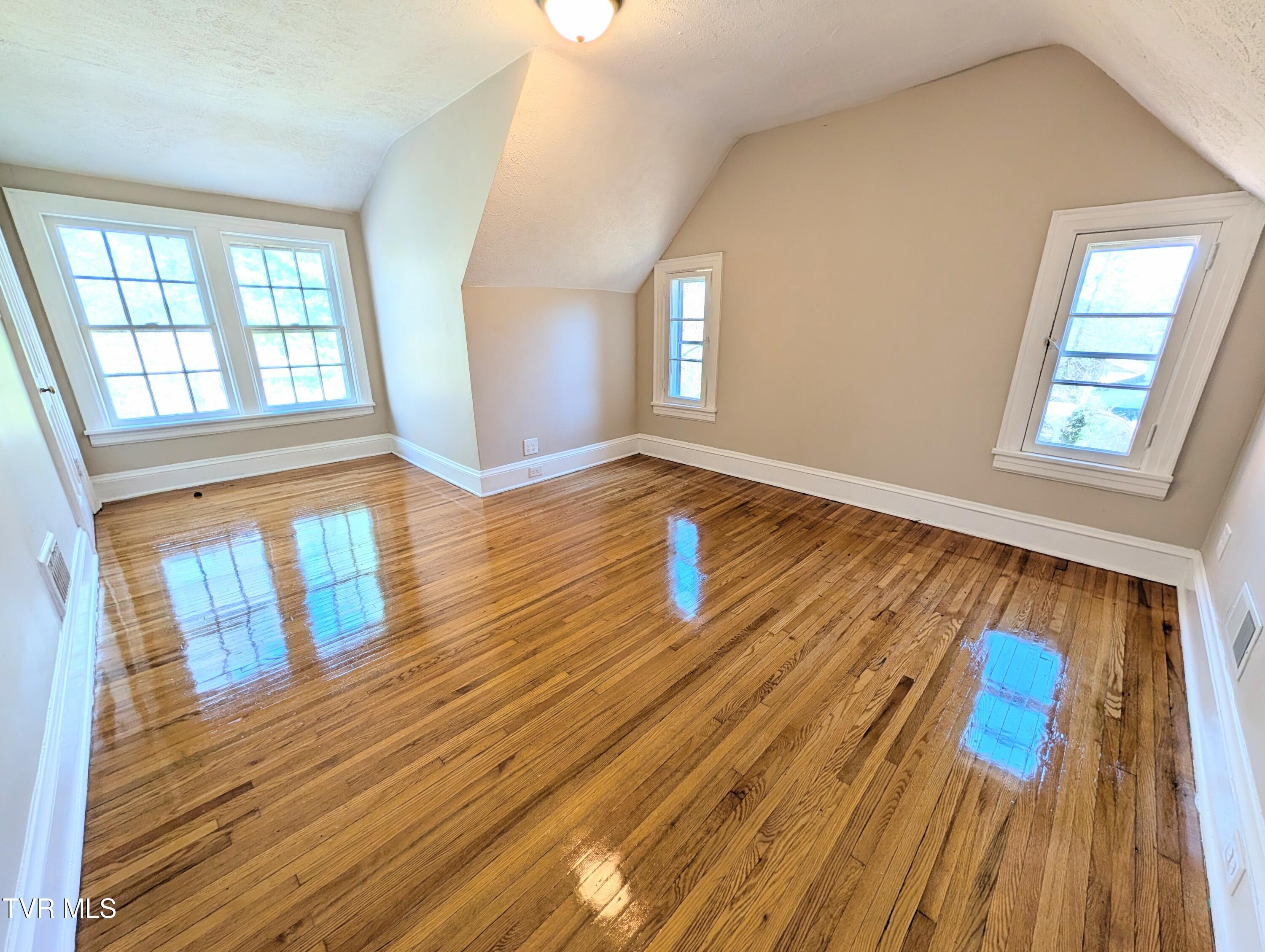 1027 Columbia Road Bristol, TN 37620 - Photo 15 of 23 PXL_20260328_192104050