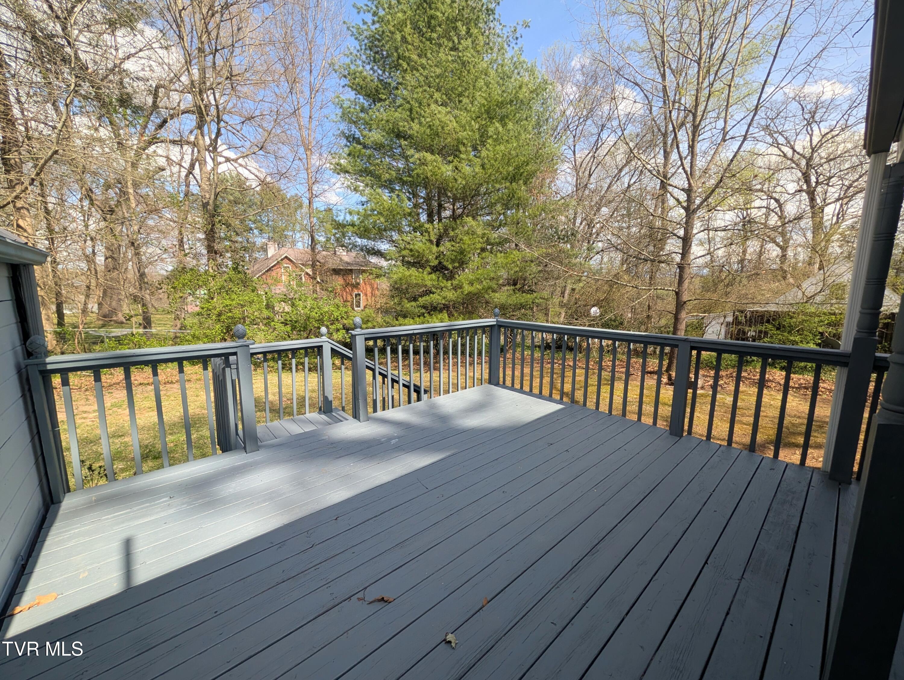 1027 Columbia Road Bristol, TN 37620 - Photo 3 of 23 PXL_20260401_192015777