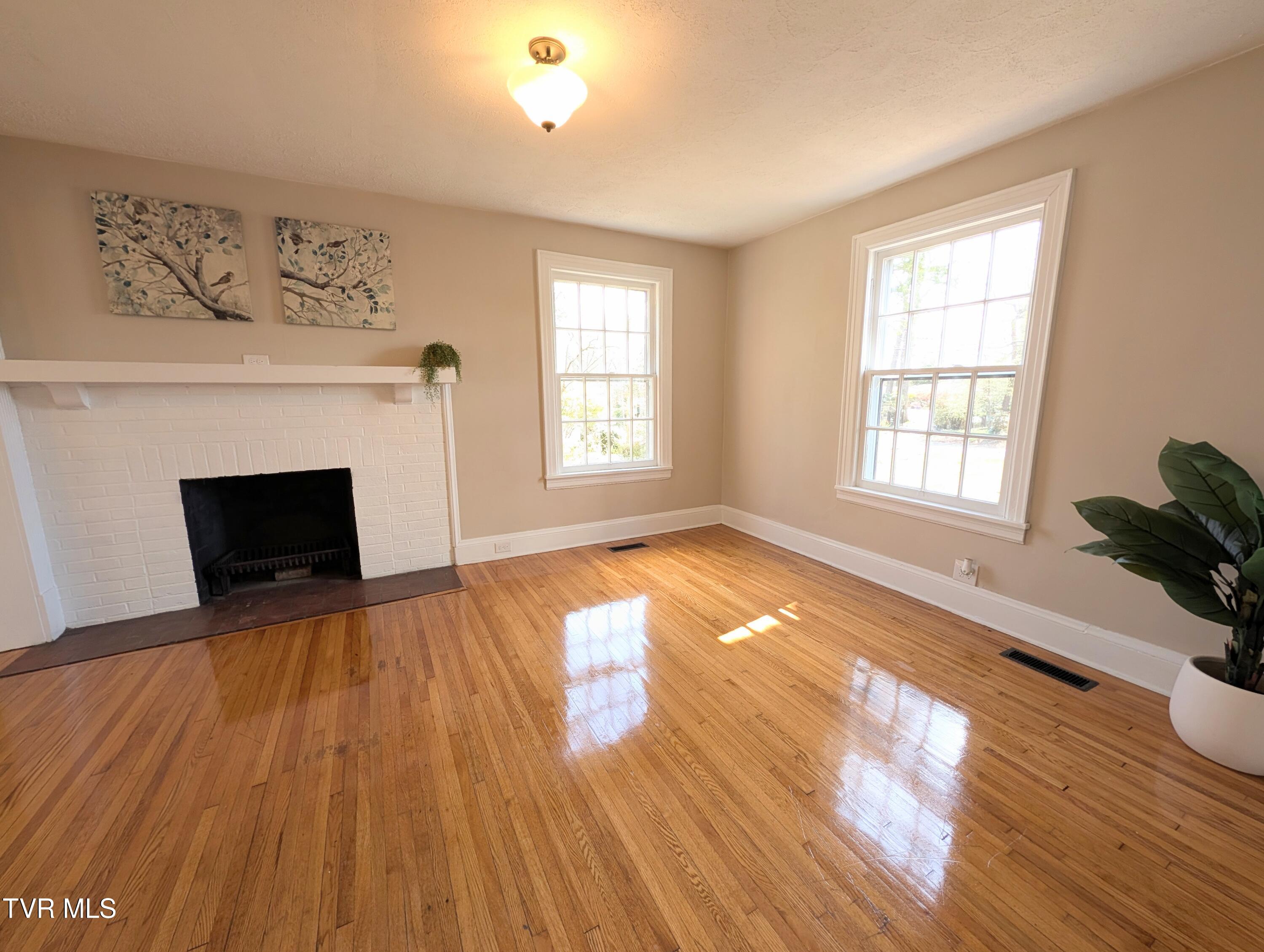 1027 Columbia Road Bristol, TN 37620 - Photo 7 of 23 PXL_20260401_185935246