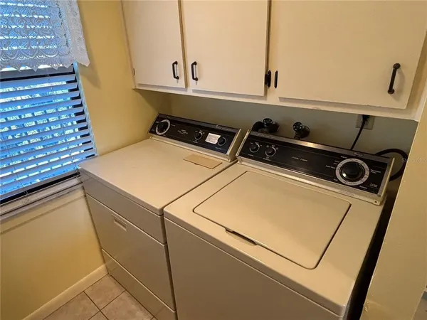 a close up view of washer and dryer