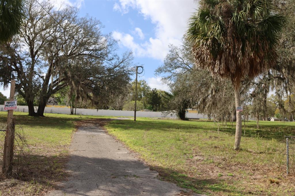 11234 Southeast 121st Lane Road Belleview, FL 34420 - Photo 2 of 23