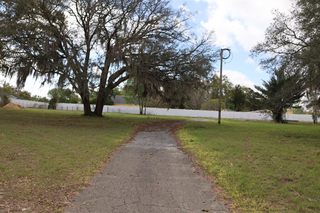 11234 Southeast 121st Lane Road Belleview, FL 34420 - Photo 5 of 23