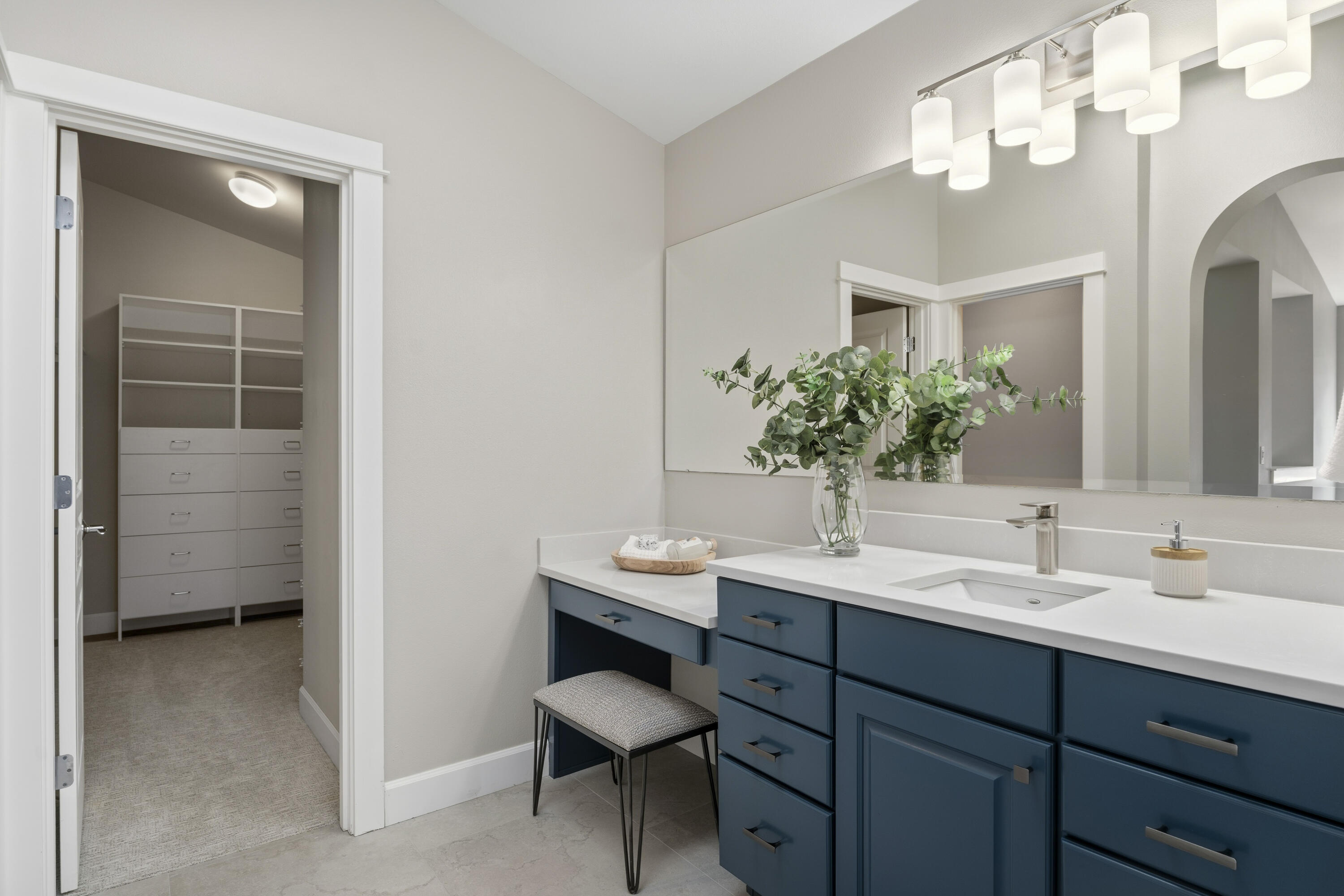 61425 Davis Lake Loop Bend, OR 97702 - Photo 31 of 51 59-Bathroom