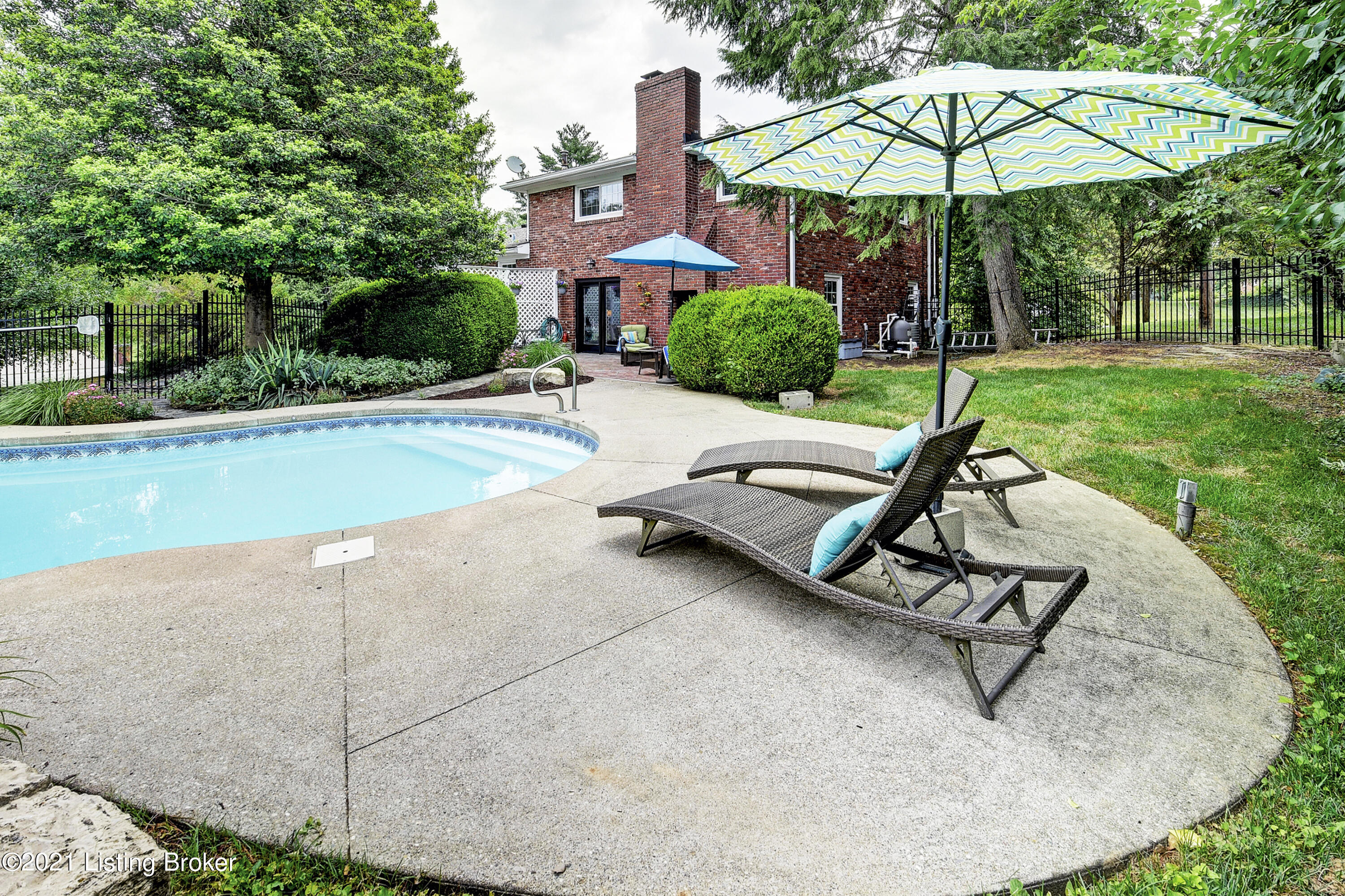 3204 Haddon Road Louisville, KY 40241 - Photo 33 of 37 Pool area