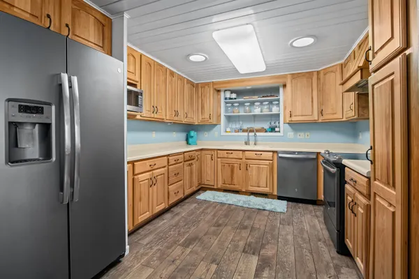 $685,000 | 9806 Highland Park Road, Highland, WI 53543